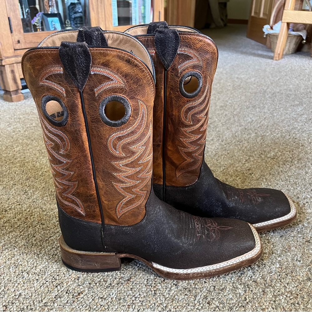 Justin Boots - Bent Rail Caddo in Brown Stone | Size 9.5D